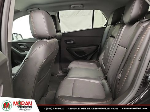 Used 2019 Chevrolet Trax LT w/ LT Convenience Package FWD image 11