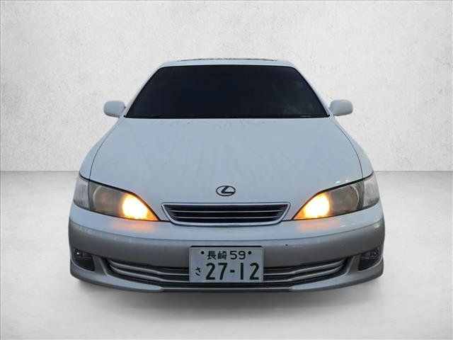 Used 2000 Lexus ES 330 FWD image 2