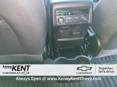 Certified 2023 GMC Acadia SLE w/ Driver Convenience Package image 13