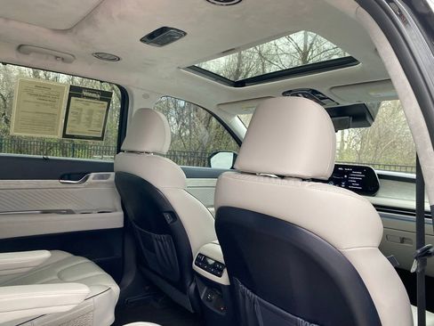 Used 2024 Hyundai Palisade Calligraphy image 39