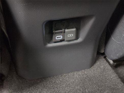 Certified 2025 Toyota RAV4 XLE image 30