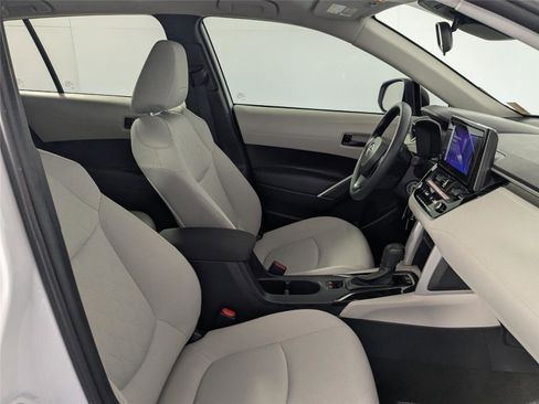Used 2024 Toyota Corolla Cross L image 22