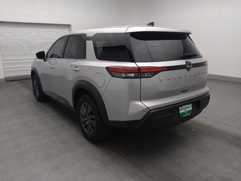 Used 2024 Nissan Pathfinder S FWD image 5