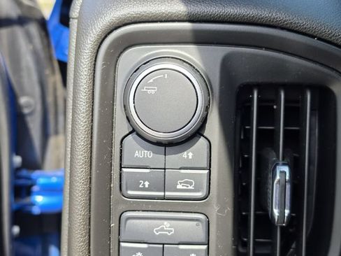 Used 2022 Chevrolet Silverado 1500 Custom AWD/4WD image 27