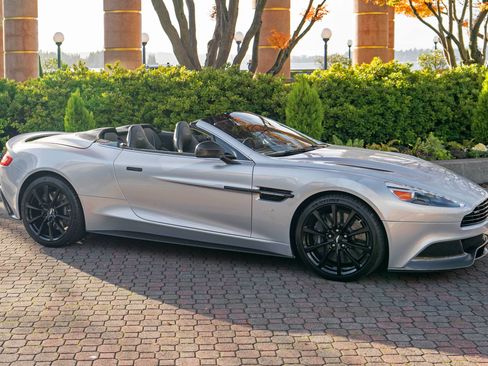 Used 2016 Aston Martin Vanquish Volante image 51