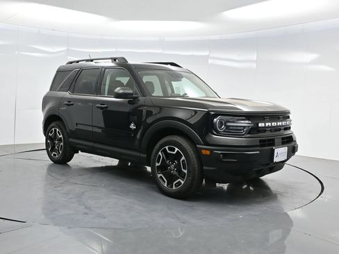 Used 2023 Ford Bronco Sport Outer Banks w/ Tech Package AWD/4WD image 32