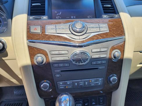 Used 2017 INFINITI QX80 4WD w/ Driver Assistance Package image 17
