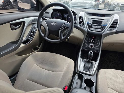 Used 2014 Hyundai Elantra SE FWD image 14