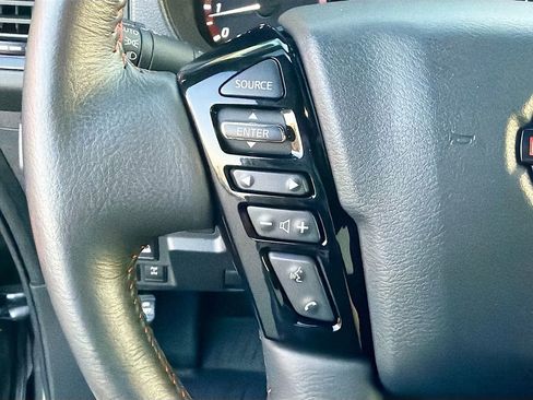 Used 2024 Nissan Frontier PRO-4X w/ Technology Package AWD/4WD image 34