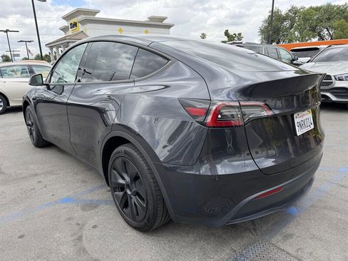 Used 2024 Tesla Model Y 2WD image 7