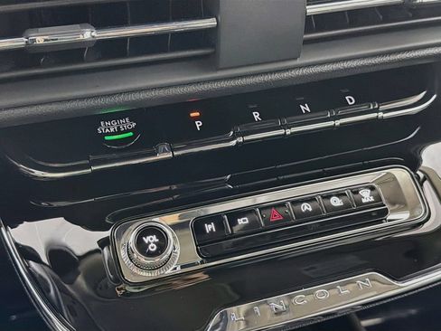 Certified 2025 Lincoln Corsair FWD image 17