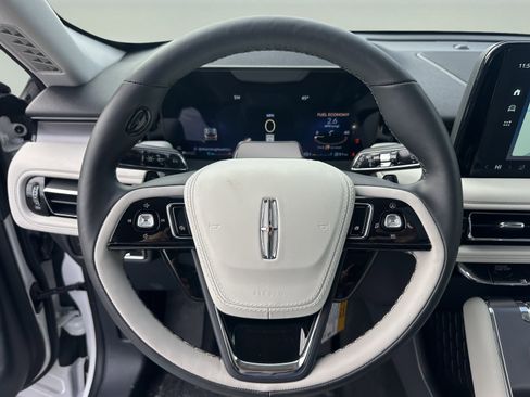 New 2026 Lincoln Aviator AWD image 14