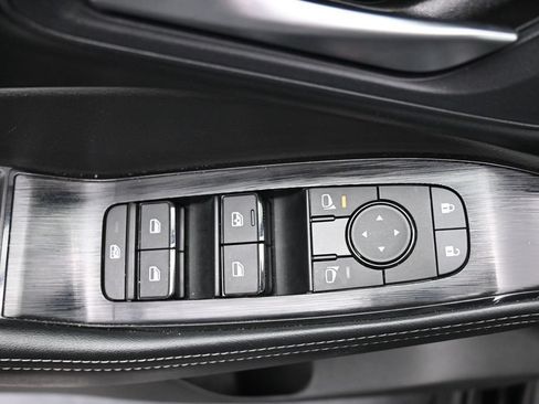 Used 2024 Nissan Rogue SV AWD/4WD image 19