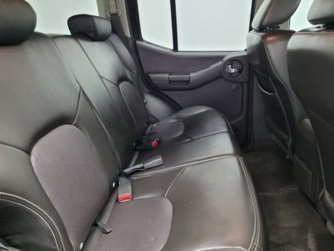 Used 2015 Nissan Xterra PRO-4X w/ Pro-4x Leather Package AWD/4WD image 19