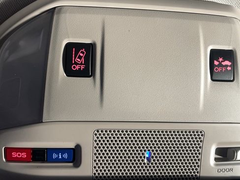 Used 2021 Subaru Ascent Premium w/ Convenience Package image 9