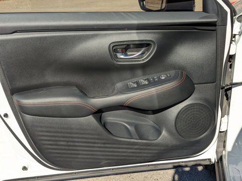 Used 2024 Honda HR-V Sport image 11