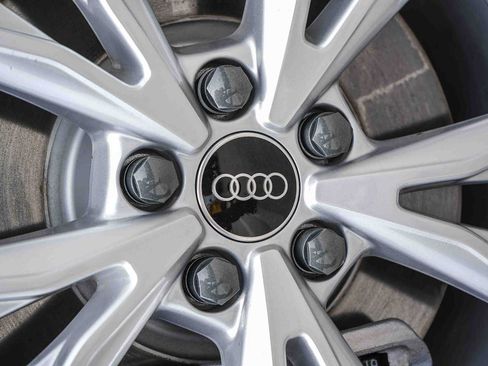 Used 2025 Audi Q3 2.0T Premium w/ Convenience Package AWD/4WD image 15