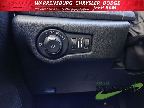 New 2026 Chrysler Pacifica Select image 30