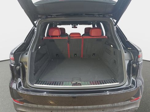 Used 2022 Porsche Cayenne AWD/4WD image 14