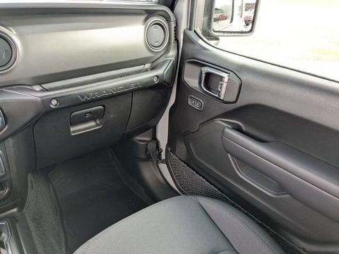 New 2023 Jeep Wrangler Unlimited w/ Cold Weather Group AWD/4WD image 15