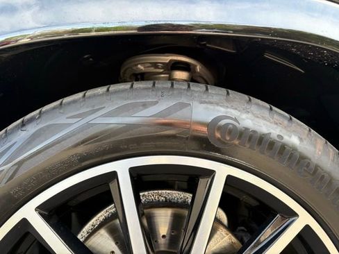 Used 2025 Mercedes-Benz GLS 580 4MATIC image 12