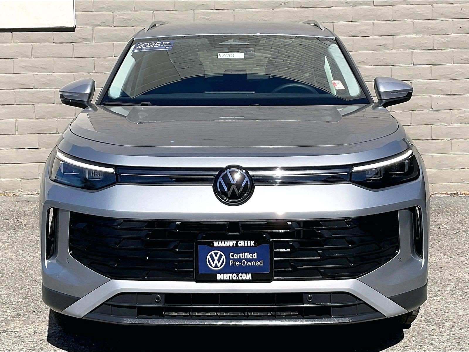 Certified 2025 Volkswagen Tiguan S FWD image 2
