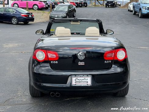 Used 2008 Volkswagen Eos 2.0T FWD image 34