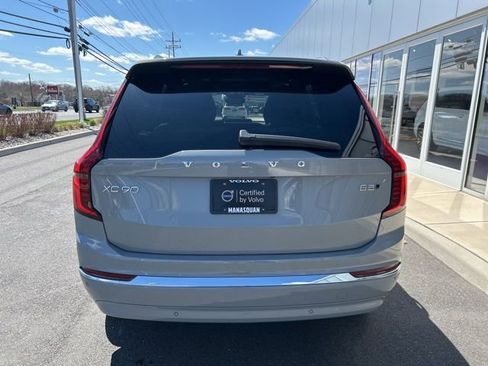 Used 2025 Volvo XC90 B5 Plus image 4