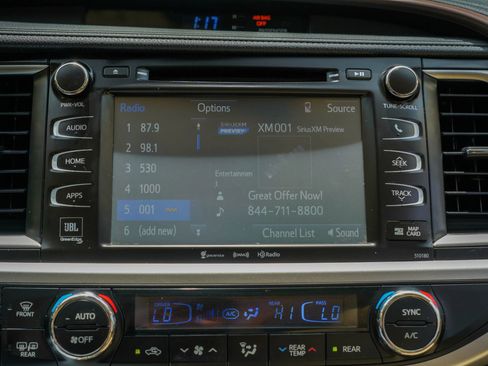 Used 2018 Toyota Highlander Limited w/ Protection Package #3 AWD/4WD image 19