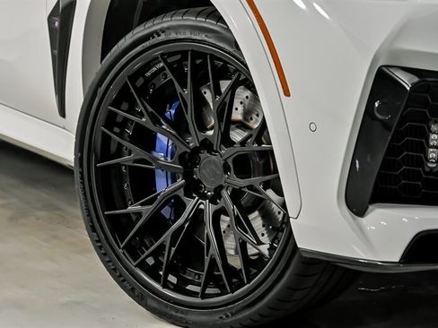 Used 2021 BMW X5 M w/ Competition Package AWD/4WD image 4