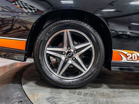 Used 2005 Chevrolet Monte Carlo SS image 9