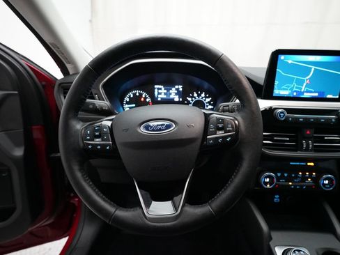 Used 2021 Ford Escape SE w/ SE Sport Appearance Package AWD/4WD image 4