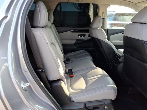 Used 2025 Honda Pilot EX-L image 15