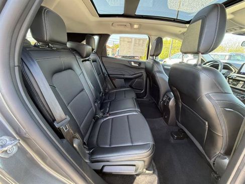 Used 2022 Ford Escape SEL AWD/4WD image 30