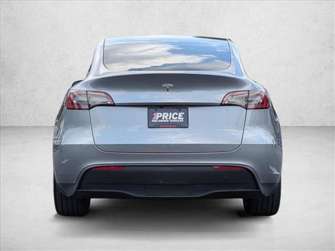 Used 2024 Tesla Model Y Long Range AWD/4WD image 7