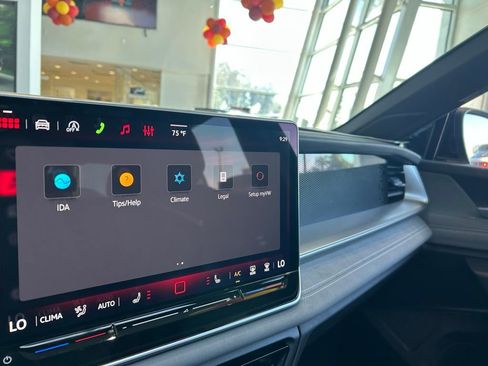 New 2026 Volkswagen Tiguan SE R-Line FWD image 13