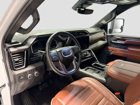Certified 2024 GMC Sierra 2500 Denali Ultimate w/ Max Trailering Package image 9