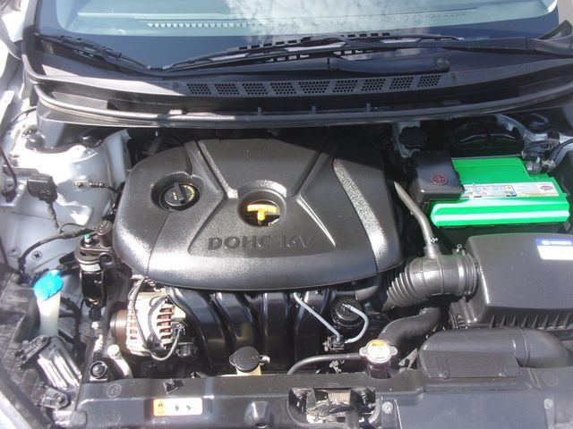 Used 2012 Hyundai Elantra GLS w/ Preferred Pkg 3 FWD image 12
