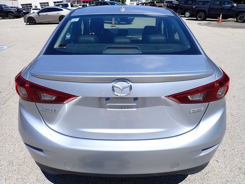 Used 2018 MAZDA MAZDA3 Touring FWD image 4
