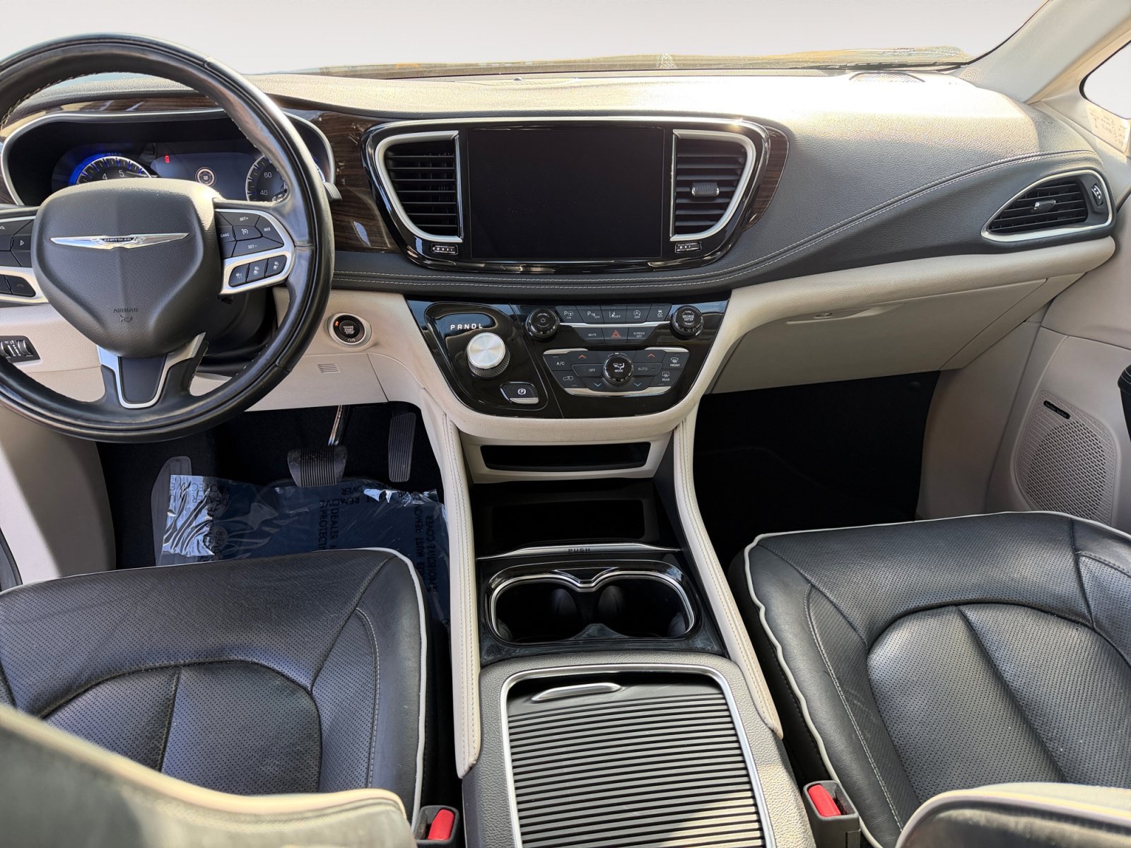 Used 2022 Chrysler Pacifica Limited FWD image 10