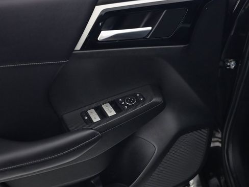 Used 2023 Mitsubishi Outlander SE image 19