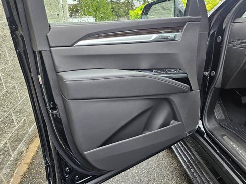 New 2026 Cadillac Escalade ESV Luxury AWD/4WD image 24