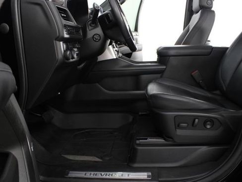 Used 2021 Chevrolet Tahoe LT w/ LT Signature Package image 19