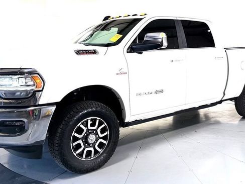 Used 2022 RAM 2500 Limited AWD/4WD image 9