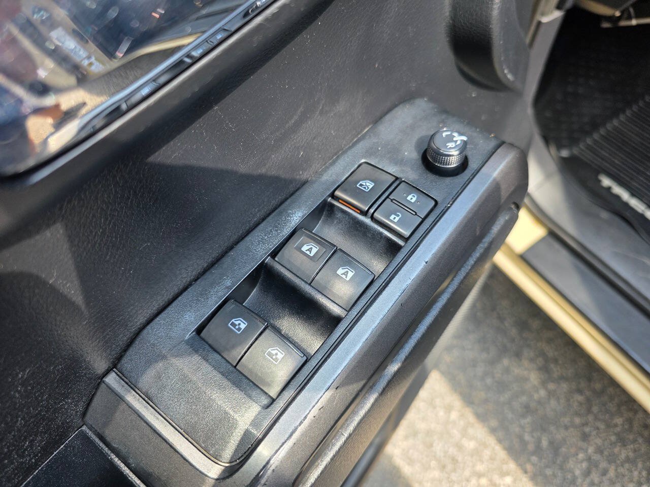 Used 2019 Toyota Tacoma TRD Off-Road AWD/4WD image 12
