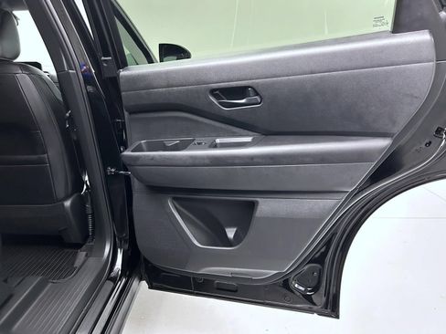 Used 2025 Nissan Pathfinder Rock Creek AWD/4WD image 17