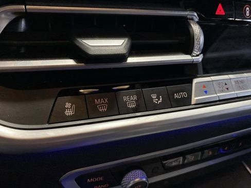 Used 2021 BMW X5 M50i image 8