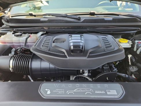 Used 2023 Jeep Wagoneer Series III w/ Convenience Group I AWD/4WD image 29