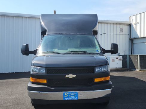 Used 2022 Chevrolet Express 3500 w/ Power Convenience Package RWD image 8