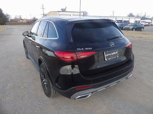 Used 2023 Mercedes-Benz GLC 300 image 9